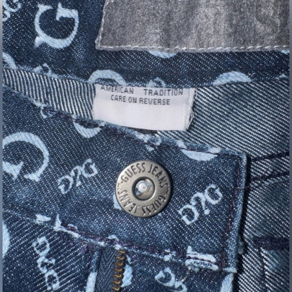 VTG Y2K Guess Allover Monogram Logo medium wash denim Jeans / Size 29 - Picture 7 of 7